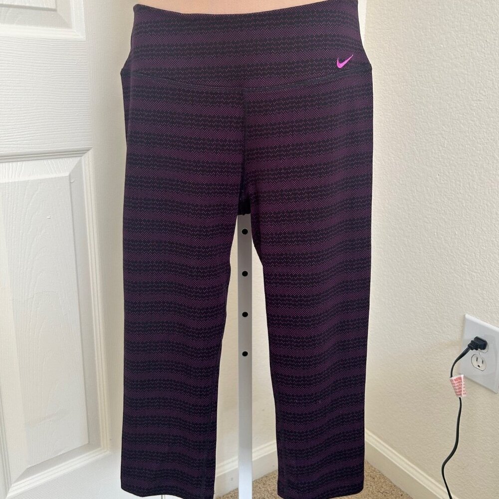 NIKE Dri-Fit Crop Knit Leggings - Picture 5 of 5